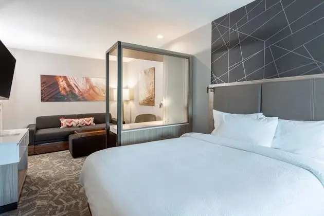 Süit, 1 En Büyük (King) Boy Yatak, Sigara İçilmez (1 King, Trundle Bed)