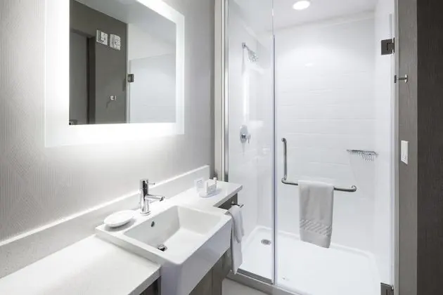 Süit, 1 En Büyük (King) Boy Yatak ve Çekyat, Balkon