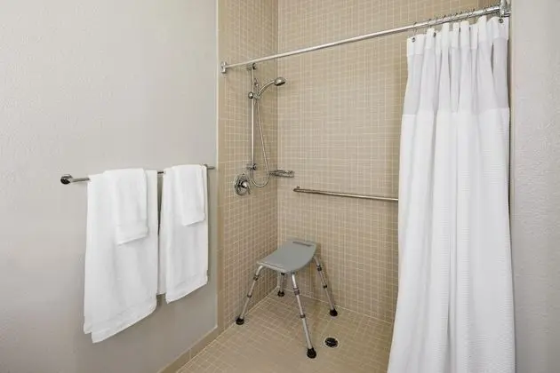 Süit, 1 Yatak Odası (Mobility/Hearing Access, Roll-In Shwr)