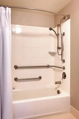 Süit, 1 Yatak Odası (Mobility/Hearing Accessible, Tub)
