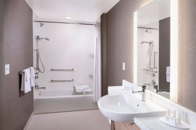 Süit, Birden Çok Yatak, Sigara İçilmez, Balkon