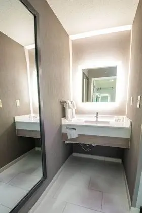 Süit, Birden Çok Yatak (Mobility Accessible, Tub)