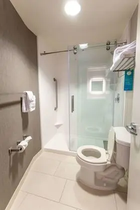 Süit, Birden Çok Yatak (Mobility Accessible, Tub)