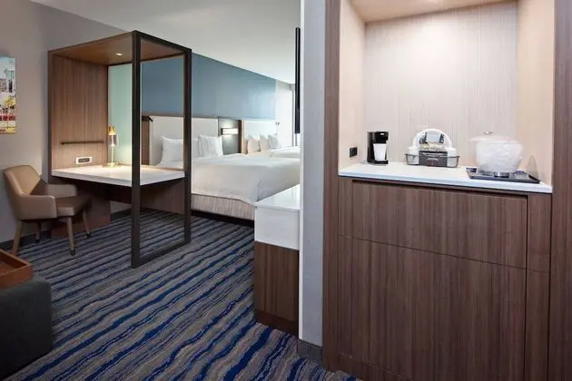 Süit, 2 Büyük (Queen) Boy Yatak, Sigara İçilmez (2 Queen Beds with Trundle Bed)