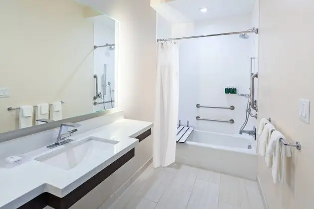 Süit, 2 Büyük (Queen) Boy Yatak, Sigara İçilmez (2 Queen Beds with Trundle Bed)