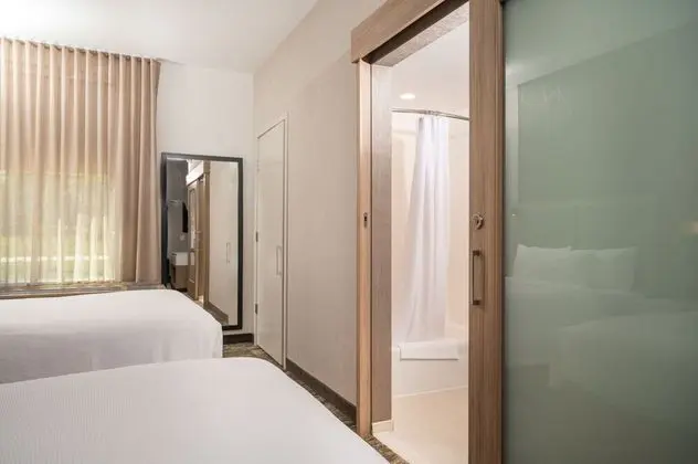 Süit, 2 Büyük (Queen) Boy Yatak, Sigara İçilmez
