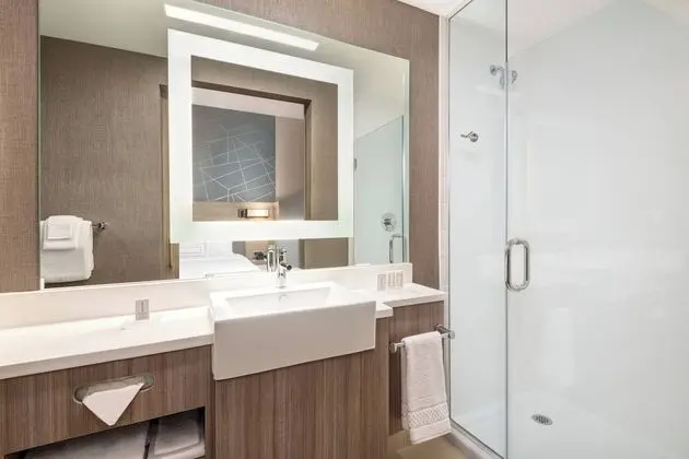 Süit, 1 En Büyük (King) Boy Yatak, Sigara İçilmez