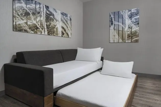 Premium Süit, 1 En Büyük (King) Boy Yatak ve Çekyat, Sigara İçilmez