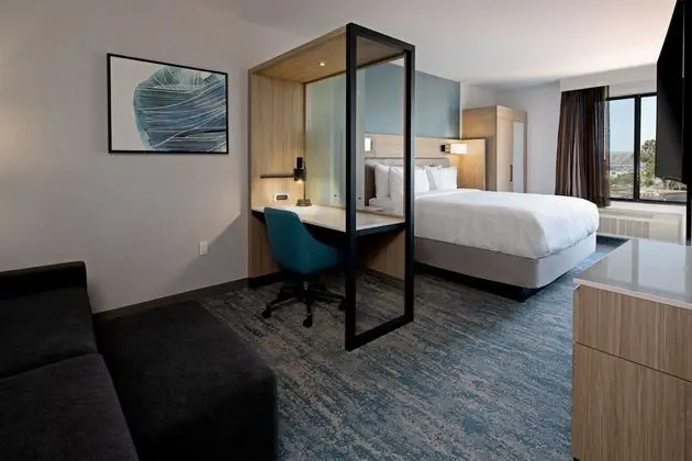 Süit, 1 En Büyük (King) Boy Yatak, Sigara İçilmez (1 King and 1 Trundle bed)