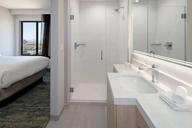 Süit, 1 En Büyük (King) Boy Yatak, Sigara İçilmez (1 King and 1 Trundle bed)