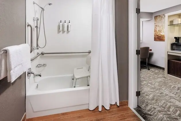 Süit, Birden Çok Yatak (Mobility Accessible, Tub)