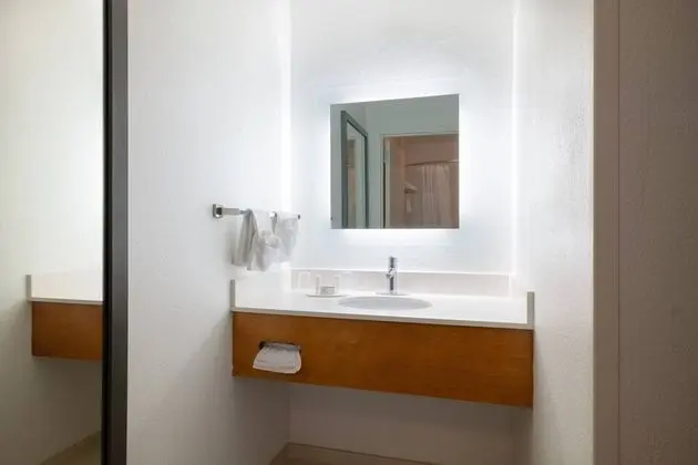 Junior Süit, Birden Çok Yatak, Köşe