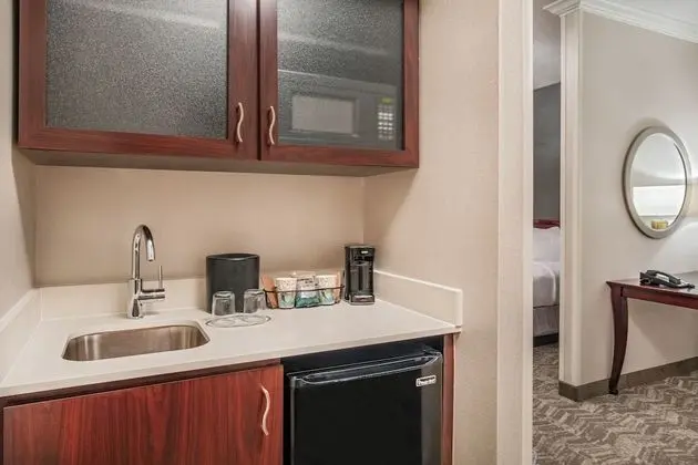Stüdyo Süit, 2 Çift Kişilik Yatak (Mobility/Hearing Accessible, Tub)
