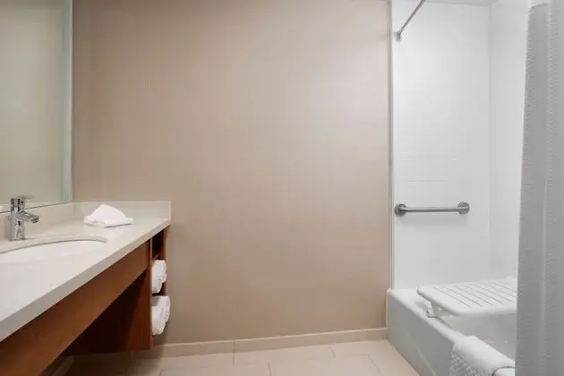 Stüdyo (Mobility/Hearing Accessible, Tub)