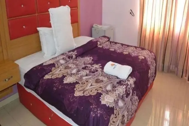 Deluxe Stüdyo, 1 Büyük (Queen) Boy Yatak