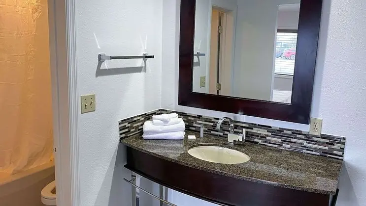 Oda, 1 En Büyük (King) Boy Yatak, Sigara İçilmez, Mikrodalga