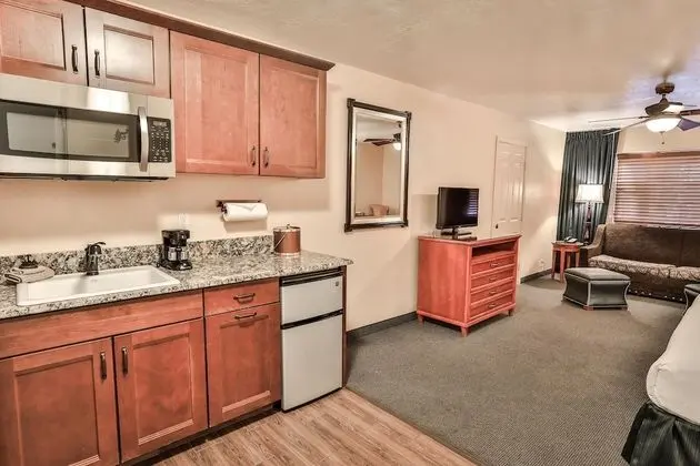 Deluxe Stüdyo Süit, 1 En Büyük (King) Boy Yatak ve Çekyat, Küçük Mutfak, Dağ Yamacı