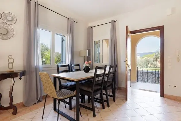Deluxe Villa, 6 Yatak Odası, Kişiye Özel Havuzlu, Bahçe Manzaralı