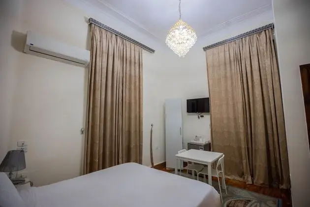 Tek Büyük Yataklı Oda