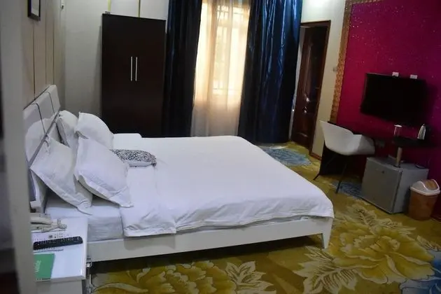 Deluxe Tek Büyük Yataklı Oda