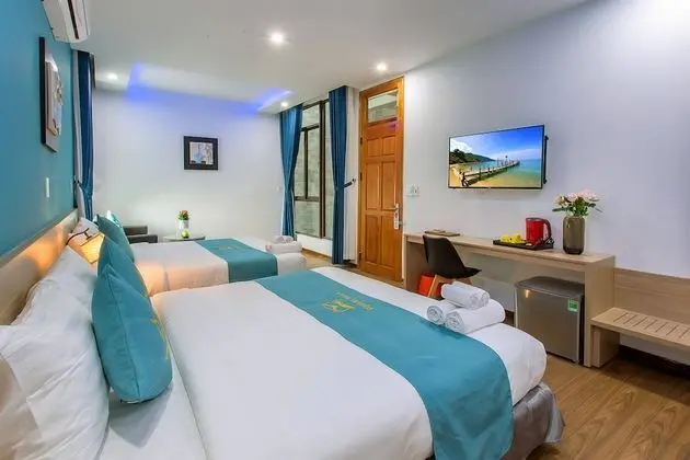 Deluxe Üç Kişilik Oda, Şehir Manzaralı