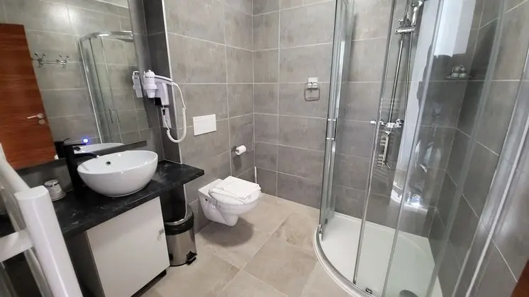 Classic Tek Büyük Yataklı Oda