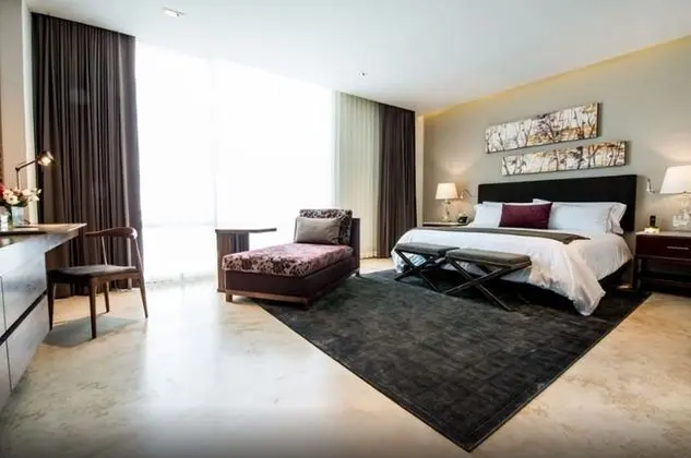 Square Suite