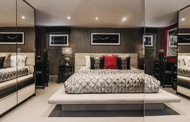 Hemsley Suite