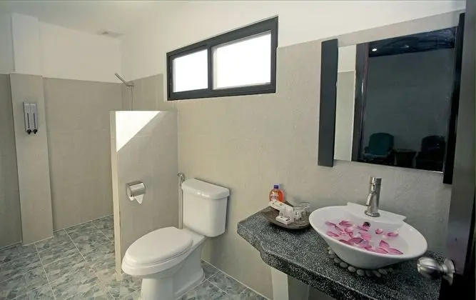 Deluxe Family Suite Pool View Free Airport Pick up