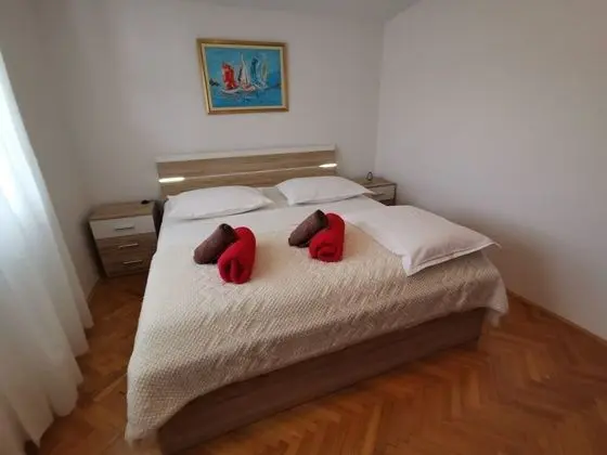Apart Daire (Srđan - 10 m from the beach - A2(2+1)