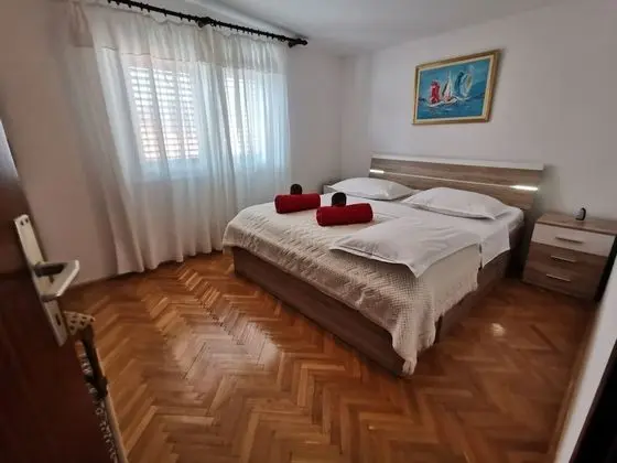 Apart Daire (Srđan - 10 m from the beach - A2(2+1)