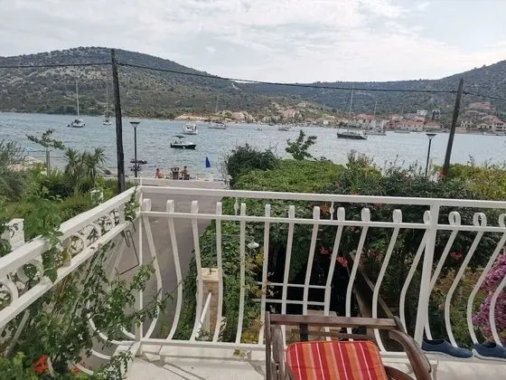 Apart Daire (Srđan - 10 m from the beach - A2(2+1)