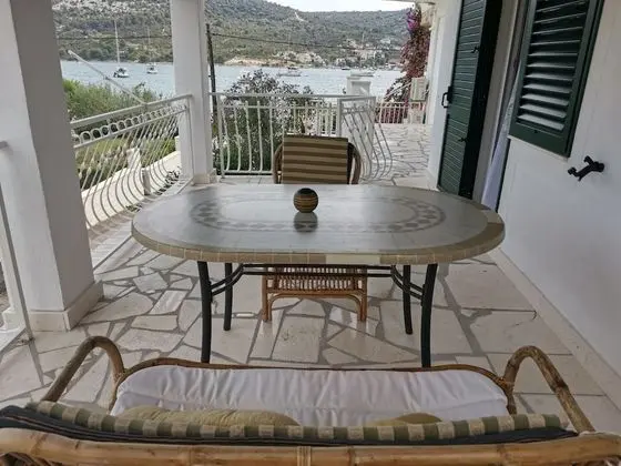 Apart Daire (Srđan - 10 m from the beach - A2(2+1)