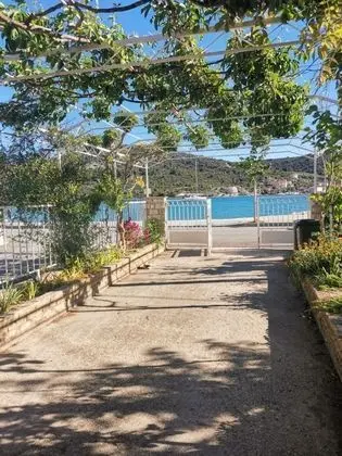 Apart Daire (Srđan - 10 m from the beach - A2(2+1)