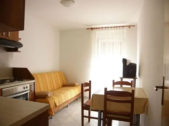 Apart Daire (Srećko - close to center with terrac)