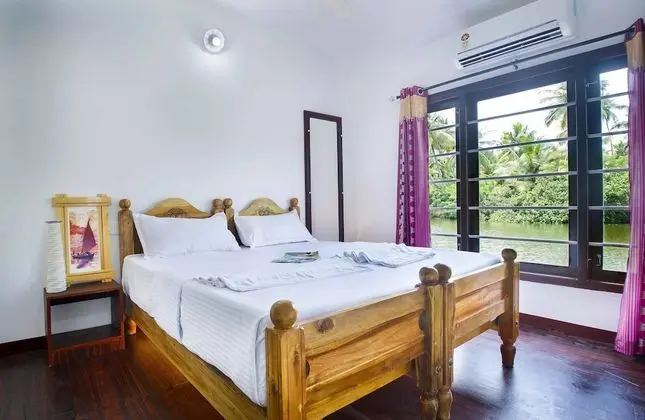 Deluxe Tek Büyük Yataklı Oda, Göl Manzaralı