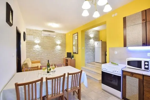 Apart Daire (Sretan - A1-Rogač(5+1))