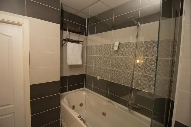 Jakuzili Standart Oda,Şehir Manzaralı,Jakuzili
