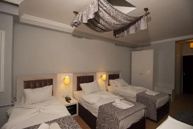 Triple, Şehir Manzaralı, Jakuzili