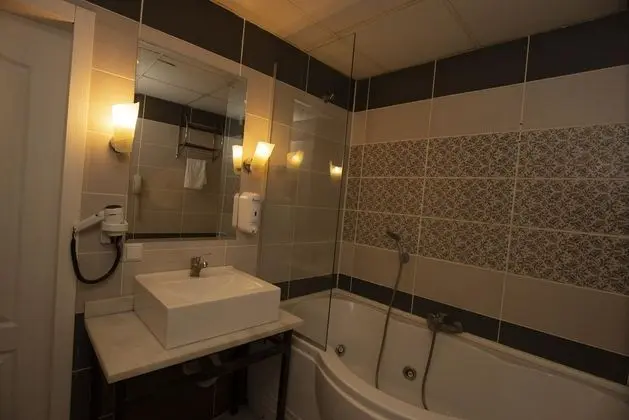 Triple,Şehir Manzaralı,Jakuzili