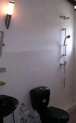 Deluxe Tek Büyük Yataklı Oda, Sigara İçilebilir, Göl Manzaralı