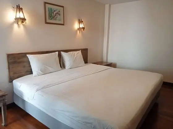 Standard King Bed Room with Poolview and Balcony