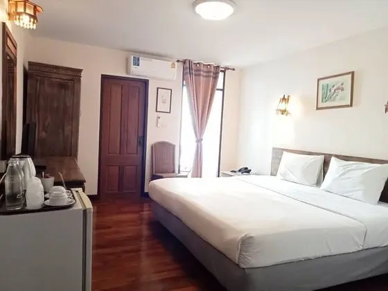 Standard King Bed Room with Poolview and Balcony