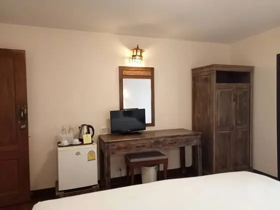 Standard King Bed Room with Poolview and Balcony