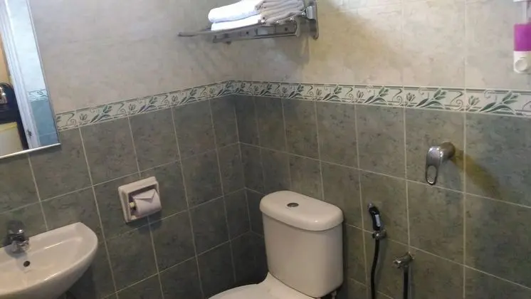 Junior Oda, 1 Büyük (Queen) Boy Yatak, Sigara İçilebilir