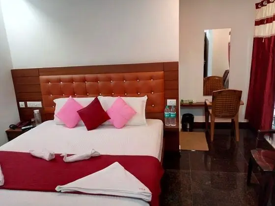 Deluxe Tek Büyük Yataklı Oda, 1 Çift Kişilik Yatak, Şehir Manzaralı