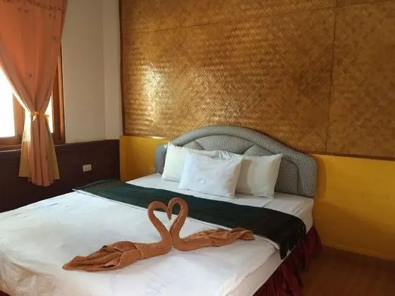 Deluxe King Bed