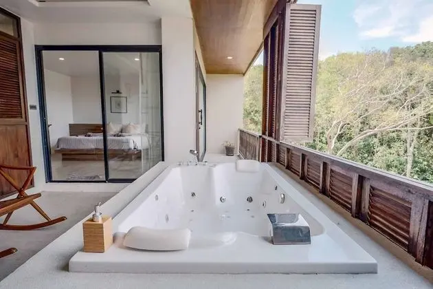 Forest Suite (Jacuzzi)