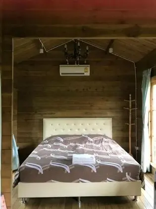 Kır Evi, Bahçe Manzaralı