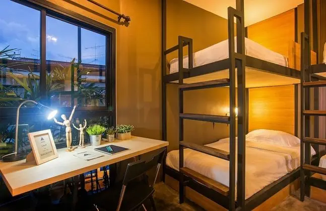6 Beds Female Dormitory